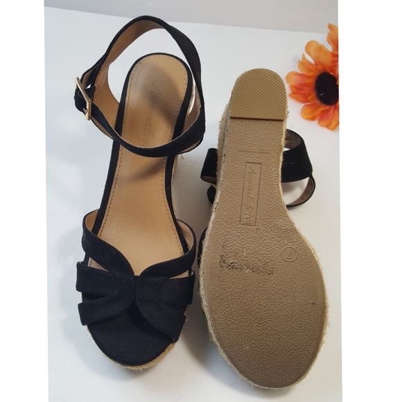 American Eagle Black Wedges - Picture 3 of 9